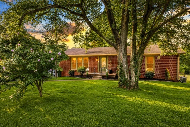 521 Westcrest Dr, Nashville, TN 37211