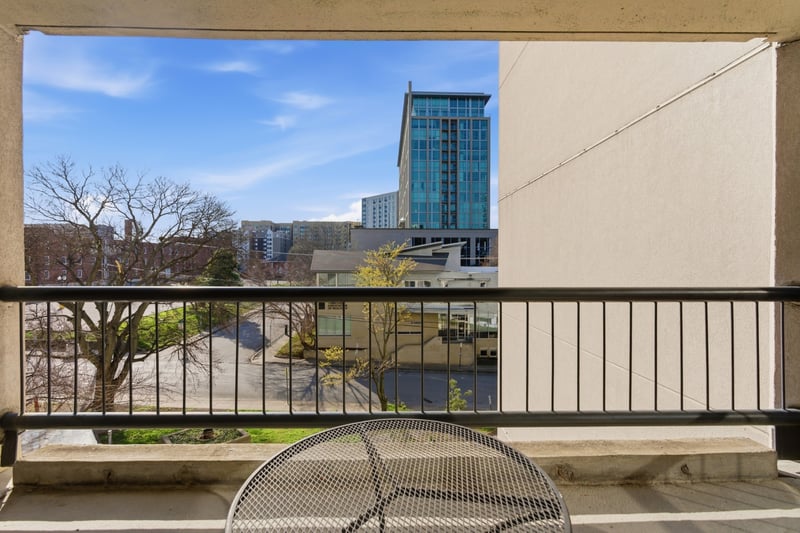 900 19th Ave #401, Nashville, TN 37212