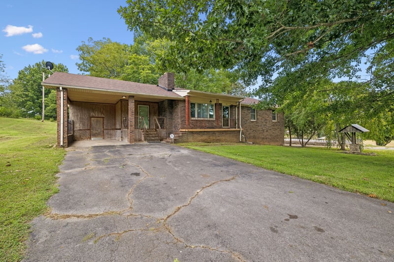148 Maple St, Gordonsville, TN 38563