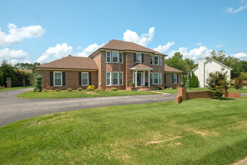 2104 Shannon Dr, Murfreesboro, TN 37129