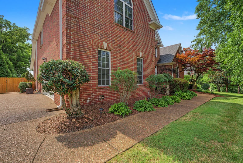 285 Page Dr, Mount Juliet, TN 37122