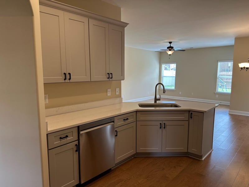 1445 Woodside Dr, Lebanon, TN 37087
