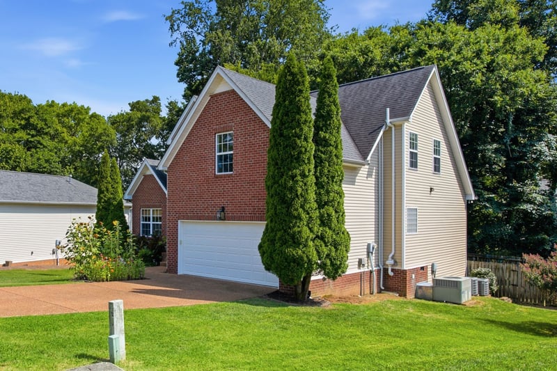 2070 Dinan Ct, Spring Hill, TN 37174