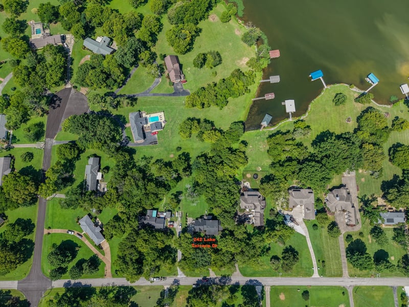 242 Lake Terrace Dr, Hendersonville, TN 37075