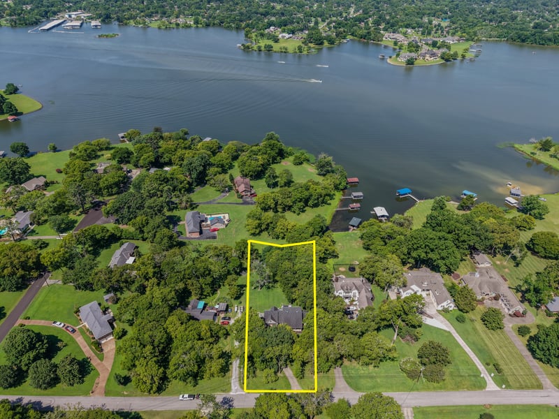242 Lake Terrace Dr, Hendersonville, TN 37075