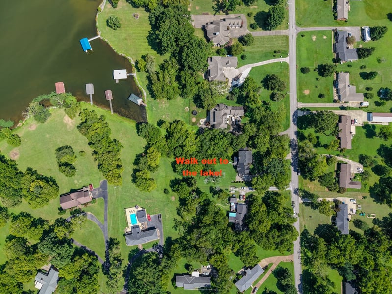 242 Lake Terrace Dr, Hendersonville, TN 37075