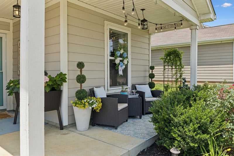 2704 Swarm Ct, Columbia, TN 38401