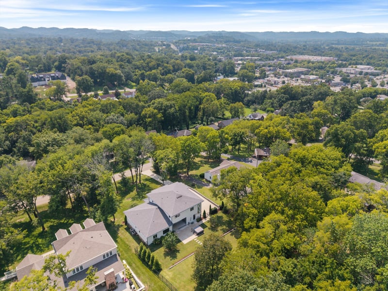828 Russleo Dr, Nashville, TN 37209