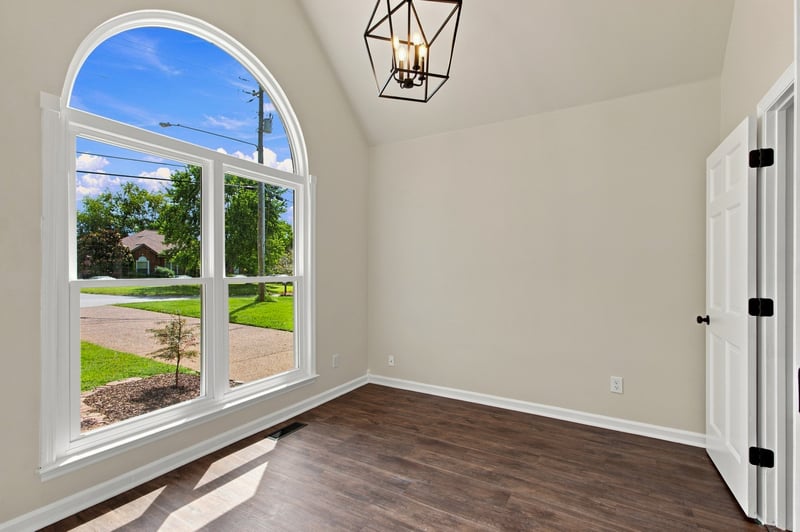 2946 Iroquois Dr, Thompsons Station, TN 37179