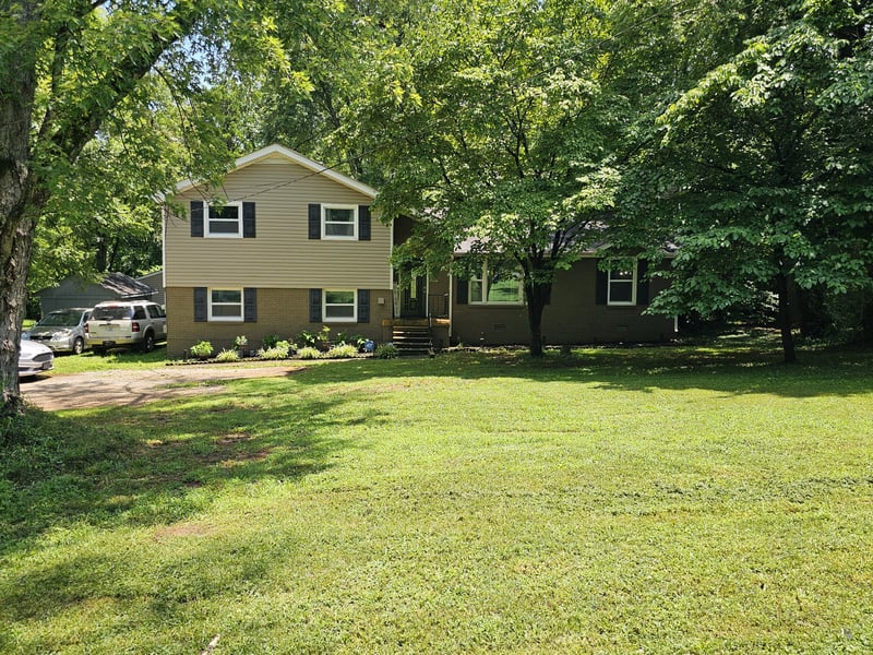 1215 Parkview Ter, Murfreesboro, TN 37130