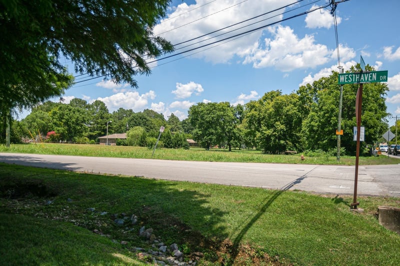 8356 Highway 100 , Nashville, TN 37221