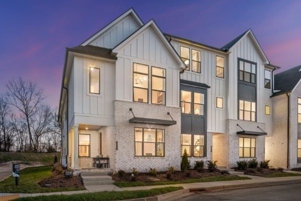 2093 Conductor Ln, Thompsons Station, TN 37179