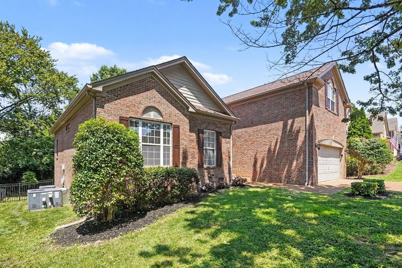 4844 Peninsula Pointe Dr, Hermitage, TN 37076