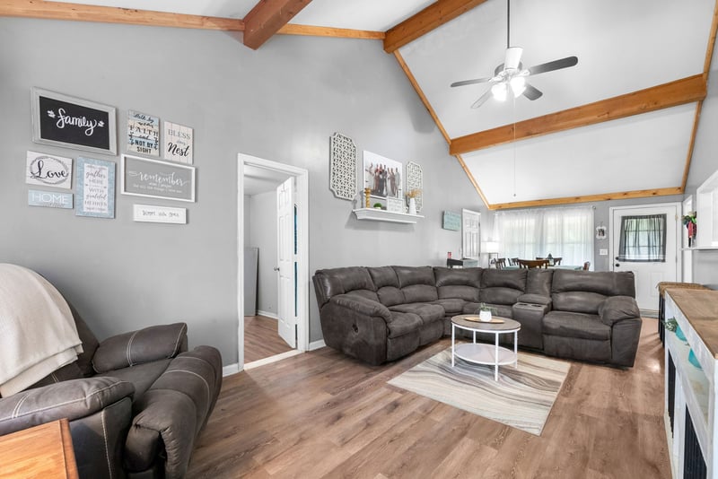 4409 Thomasville Rd, Chapmansboro, TN 37035
