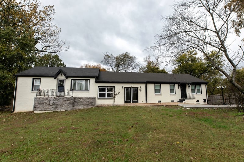 30 E Thompson Ln, Nashville, TN 37211