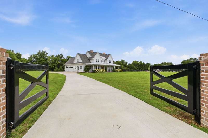8028 Miller Rd, Christiana, TN 37037