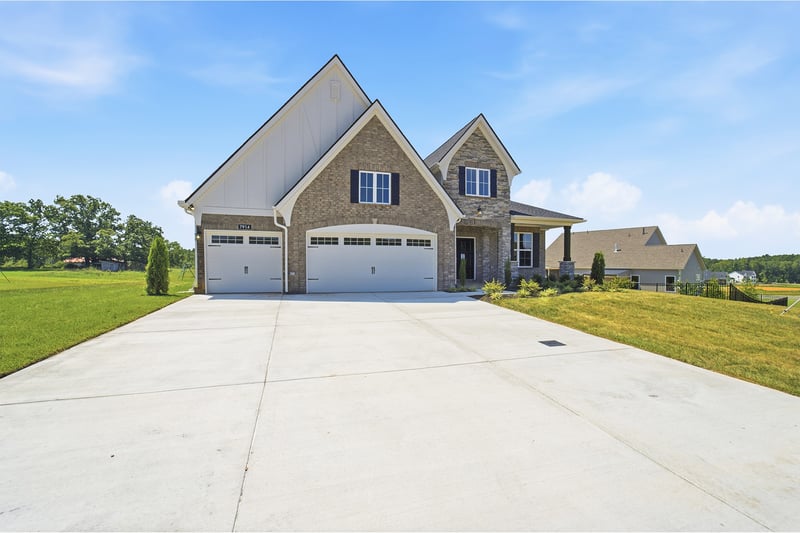7914 Pine St, Fairview, TN 37062