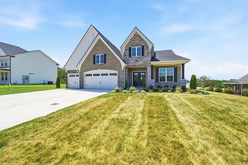 7914 Pine St, Fairview, TN 37062