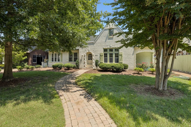 216 Lauderdale Rd, Nashville, TN 37205