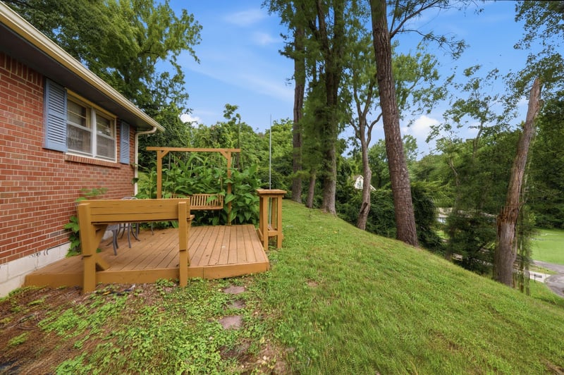 701 Eastland Ct, Nashville, TN 37206