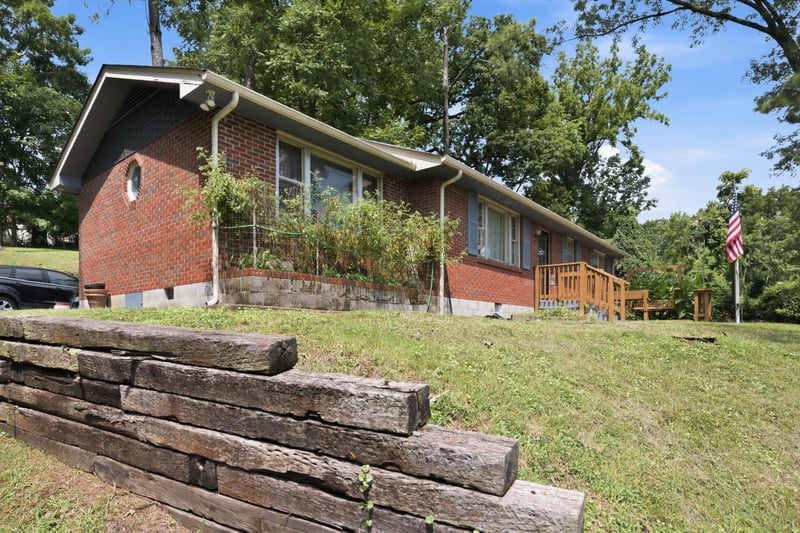 701 Eastland Ct, Nashville, TN 37206
