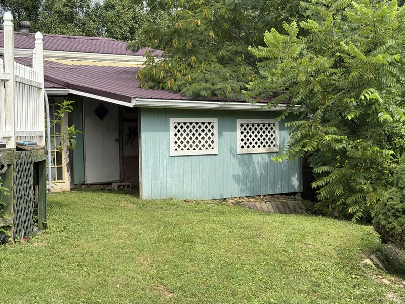 368 Bishop Troutt Rd, Westmoreland, TN 37186