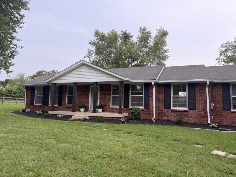 920 Clearview Rd, Cottontown, TN 37048