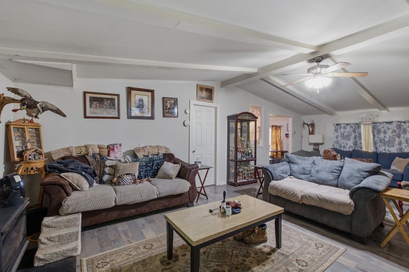 1305 Wolf Hill Rd, Bethpage, TN 37022