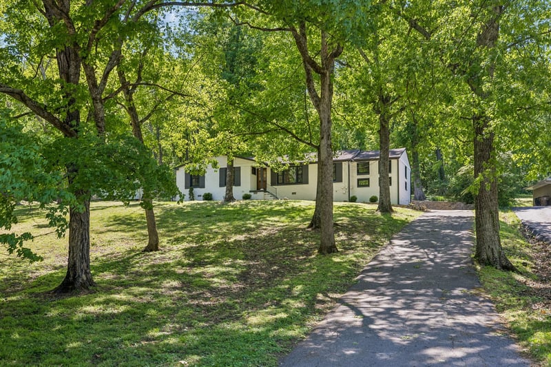 703 Clematis Dr, Nashville, TN 37205