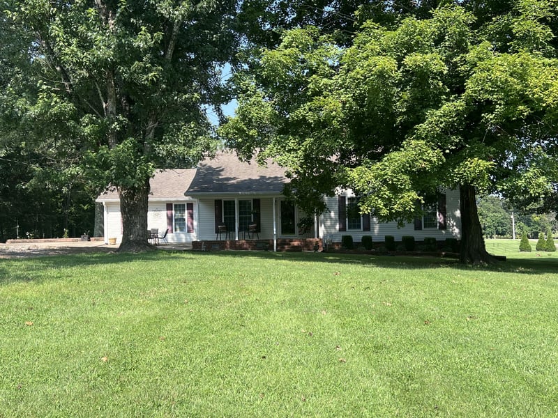 502 Bob Hollow Rd, Burns, TN 37029
