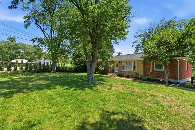 101 Newport Dr, Old Hickory, TN 37138