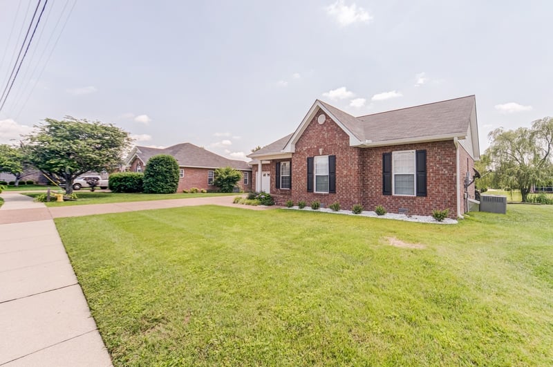 177 Hedgeway Ct, Gallatin, TN 37066