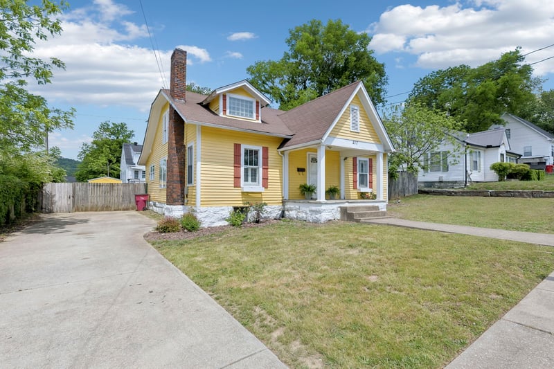 217 College Ave, Carthage, TN 37030