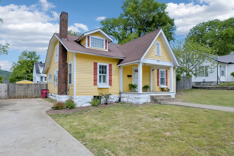217 College Ave, Carthage, TN 37030