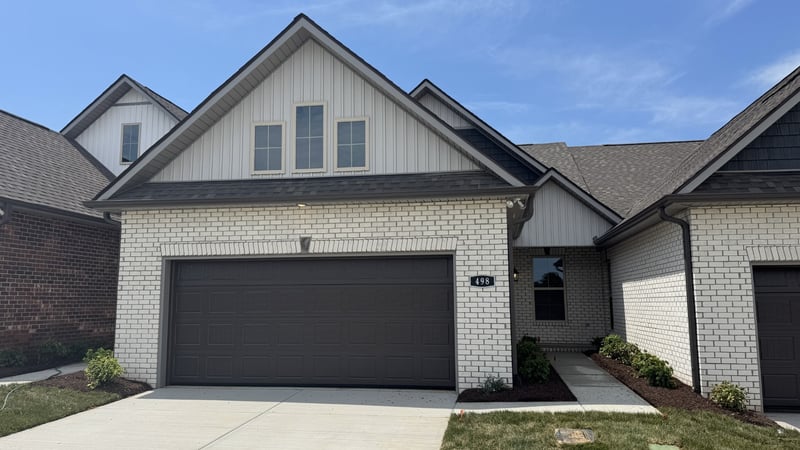 498 W Foxrun, Springfield, TN 37172