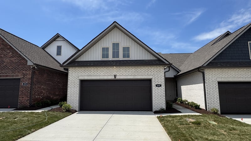 498 W Foxrun, Springfield, TN 37172