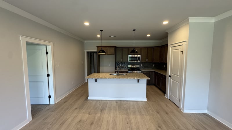 492 W Foxrun, Springfield, TN 37172