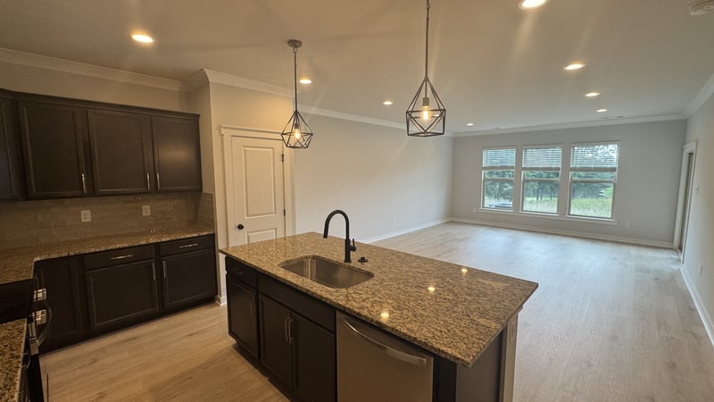 558 W Foxrun, Springfield, TN 37172