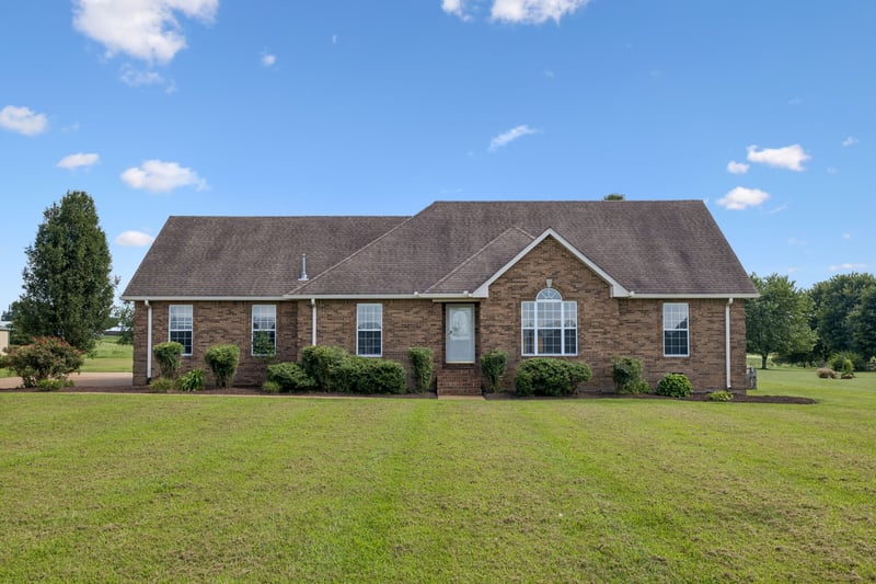 7437 Pinson Ln, White House, TN 37188