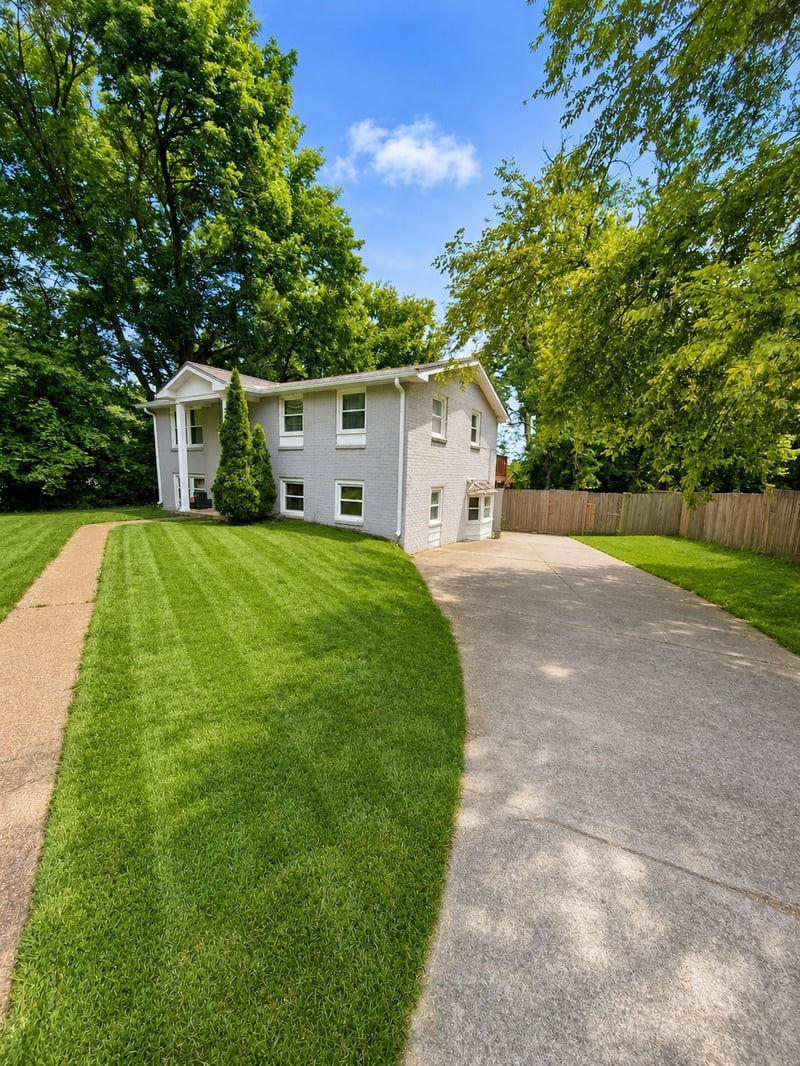 102 Moyna Dr, Hendersonville, TN 37075