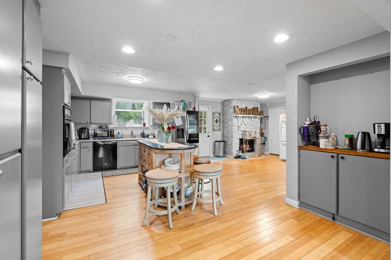 4059 Lake Pkwy, Hermitage, TN 37076