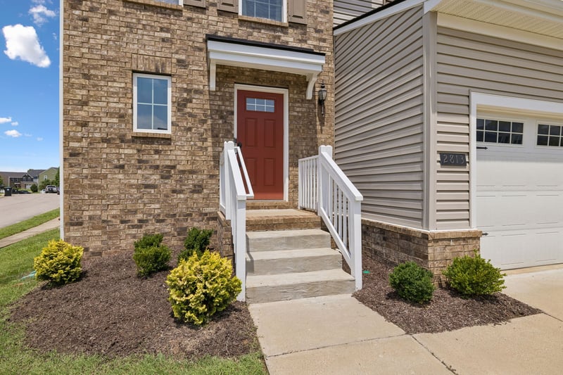 2813 Winterberry Dr, Columbia, TN 38401
