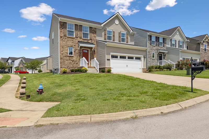 2813 Winterberry Dr, Columbia, TN 38401