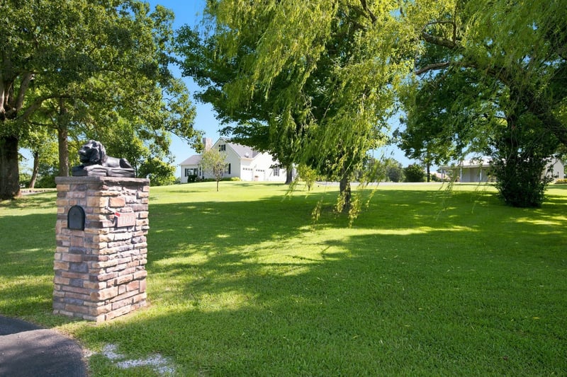1160 Fleet Town Rd, Dickson, TN 37055