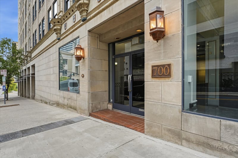 700 Church St #902, Nashville, TN 37203