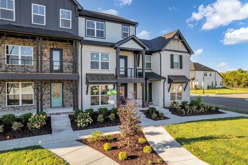 610 Granbury Pvt Dr, Hendersonville, TN 37075