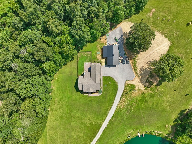 138 Belcher Hollow Rd, Cottontown, TN 37048