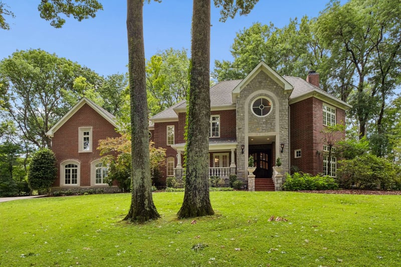 943 Oak Valley Ln, Nashville, TN 37220