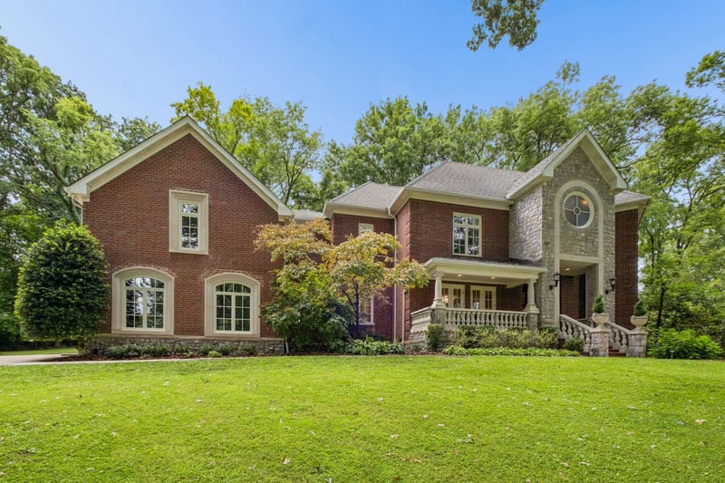 943 Oak Valley Ln, Nashville, TN 37220