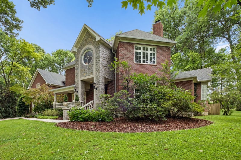 943 Oak Valley Ln, Nashville, TN 37220